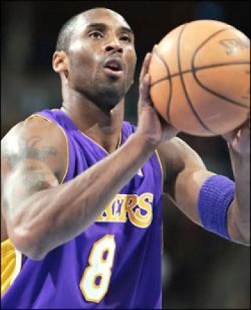 Коби Брайънт измъкна Лос Анджелис Лейкърс