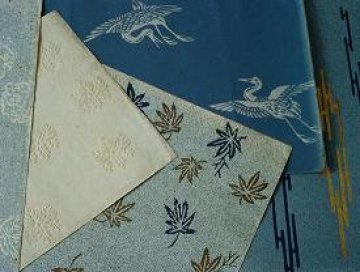 Български и японски студенти представят модни колекции от хартия