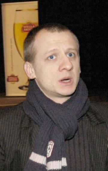 Иван Бърнев е комарджия мошеник в комедията на Гогол "Картоиграчи"