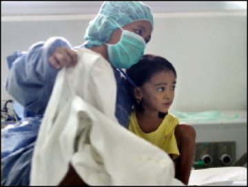 Вече 12 души са заразени с птичи грип в Индонезия