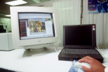 Задържаха мъж, упоявал жени, за да се снима с тях в порнофилми