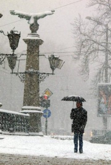 350 снегорина разчистват снега в София