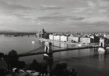 Унгария от 100 различни гледни точки показва изложба на „Шипка“ 6