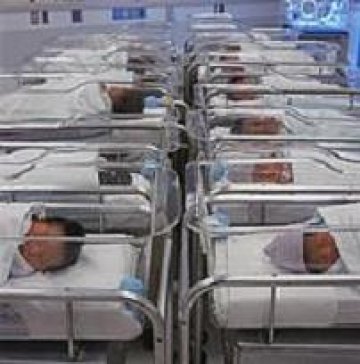 Четирима българи задържани в Атина за продажба на бебе