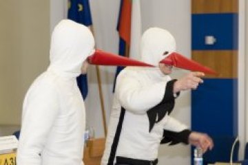 Щъркели разпитват първолаци дали искат братче или сестриче