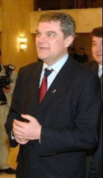 &quot;Атака&quot; – Перник иска оставката на министър Румен Петков