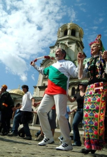 Самодейци ще друснат кръшни хора в центъра на София