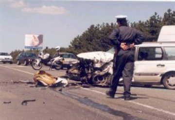 Пиян шофьор уби човек и рани тежко още двама