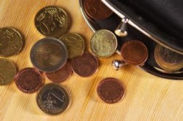 КНСБ прогнозира спад от 5 на сто в минималната заплата през 2006