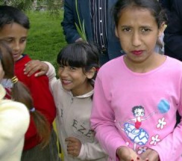 Близо 300 роми започнаха да се ограмотяват в София