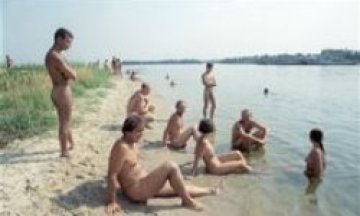 Полските нудисти влизат в Червената книга