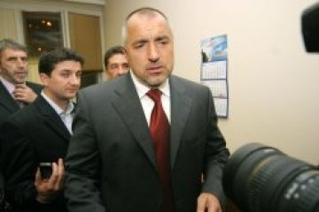 Борисов притиска Беронов