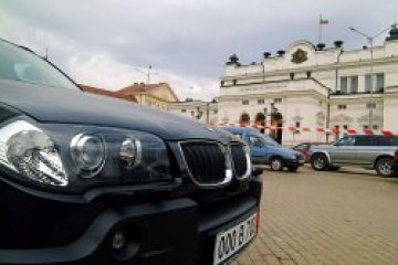 Депутати яхат нови коли за над 1 млн. лв., можело и да не са BMW