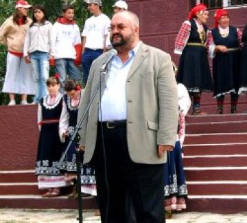 Освободиха двама столични кметове