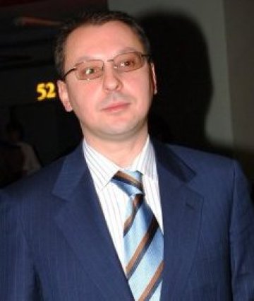 Станишев хвръкна за Китай, ще открива бюст на Христо Ботев