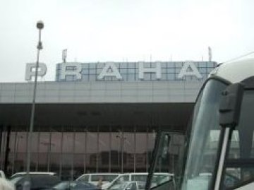 Пияният Вова подлуди екипажа на руски самолет, приземиха го в Прага