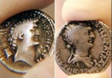 Клеопатра се извъди грозотия, любовникът й &ndash; също