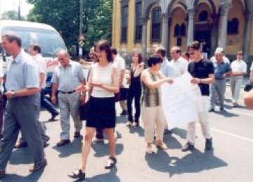 Блокират центъра на София, снимат филм