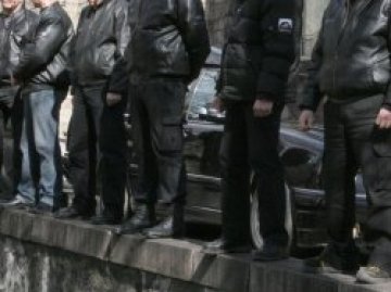 Охраните на варненски дискотеки пребиха двама журналисти