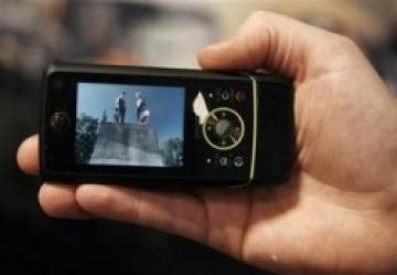 Motorola пуска нов 3G телефон, който ще възпроизвежда кинофилми