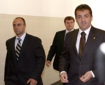 Гигов не бил посредника