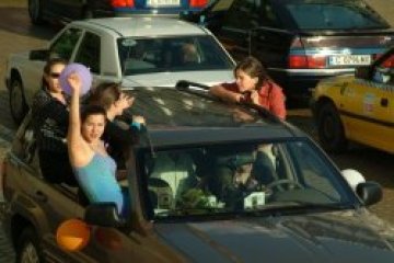 Подаряват тестери за алкохол на абитуриенти