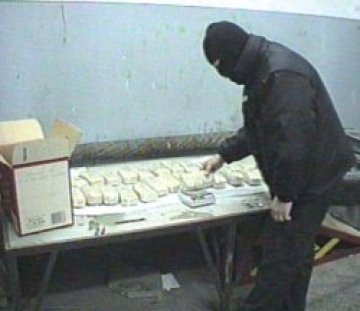 Българи са арестувани при операция срещу наркотрафика в Италия