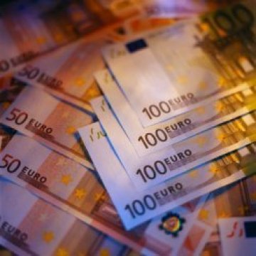 Декларираме суми над 10 хил. евро при пътувания извън ЕС