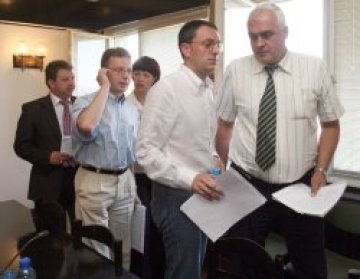 Десните изправят кривия път