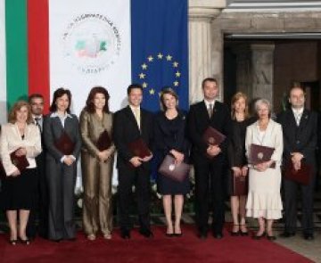 1300 лв. заплата за българските евродепутати