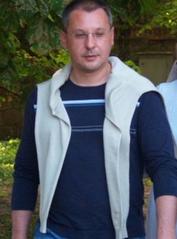 Сергей запрята ръкави