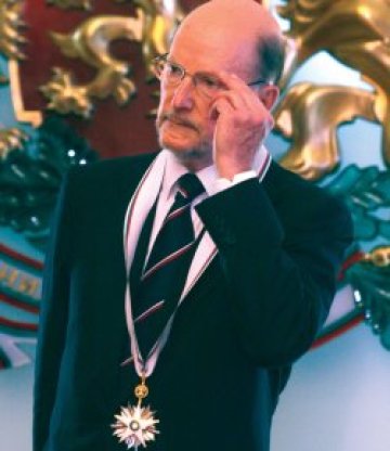 Царят на прицел