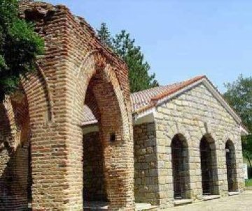Псевдо гид преби мексикански турист в Тракийска гробница