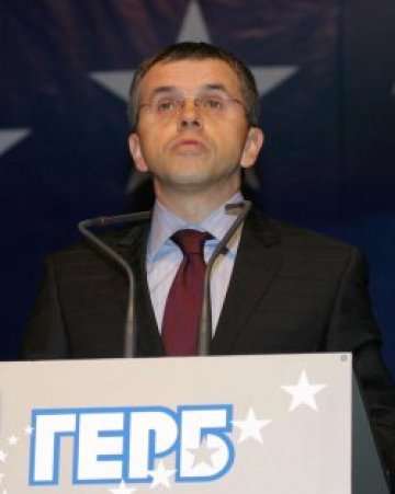ЕДП на Абаджиев се цепна, едните искат Борисов, другите - СДС и ДСБ