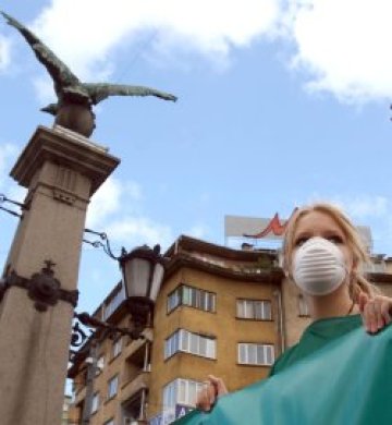 Еколози нахлузиха маски срещу мръсотията