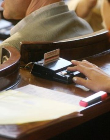 Депутатите се наприказваха, сега щели да работят