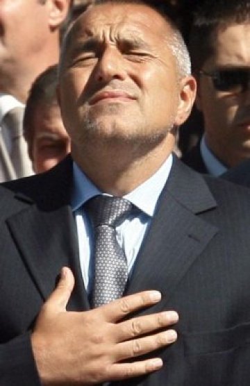 Кметът моли общинарите да спрат със замените