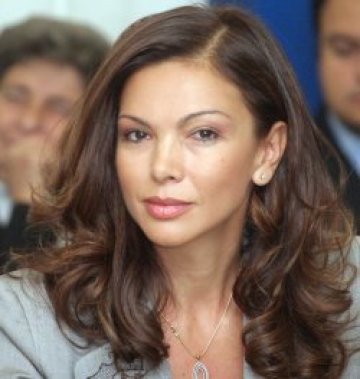 Юлияна Дончева зовe БСП и НДСВ да оттеглят кандидатите си за София