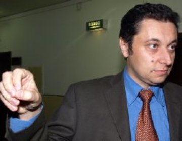 Опозицията събра 65 подписа за вота на недоверие