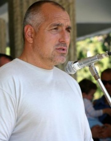 Бойко не го свърта да мълчи, иска си камерите и прожекторите