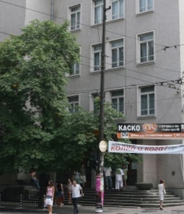 Ученик с реплика, учител с дуплика