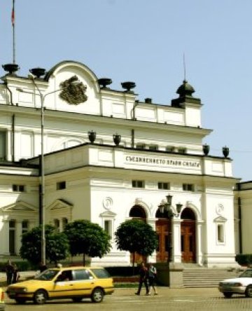 Бойко сънува парламента, иска предсрочен вот