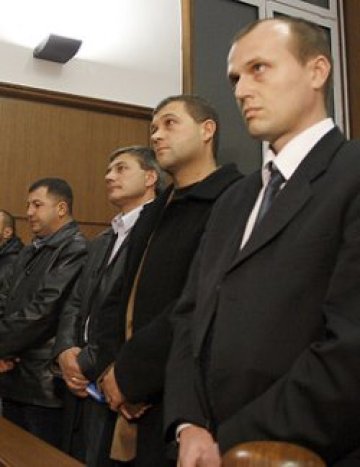 Тежки присъди за полицаите, които убиха Чората