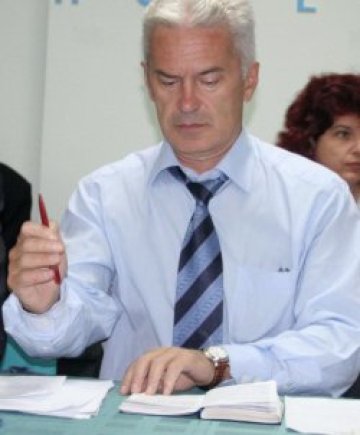 Сидеров се тръшка, моли отцепниците да се върнат