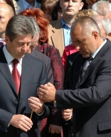 Първанов: Борисов, спри с PR-а
