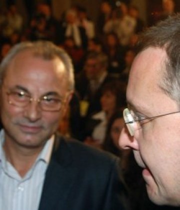 ДПС пълни резерва с румънски горива