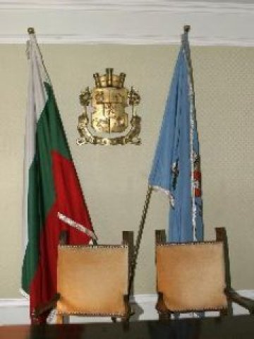 Доживяхме! Кметове и общинари не щат в бордове на общински фирми