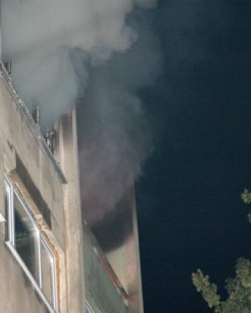 Пожарникар падна от третия етаж на блок в &quot;Младост 4&quot;