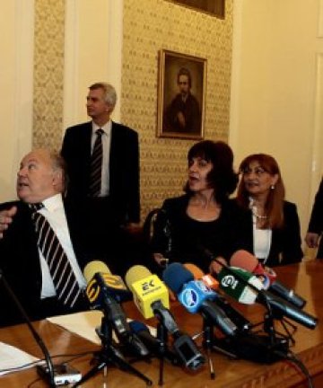 НДСВ взе скалповете на отцепниците