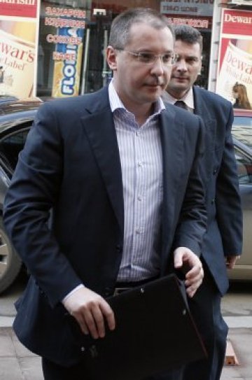 Станишев се раздразни морално заради вота